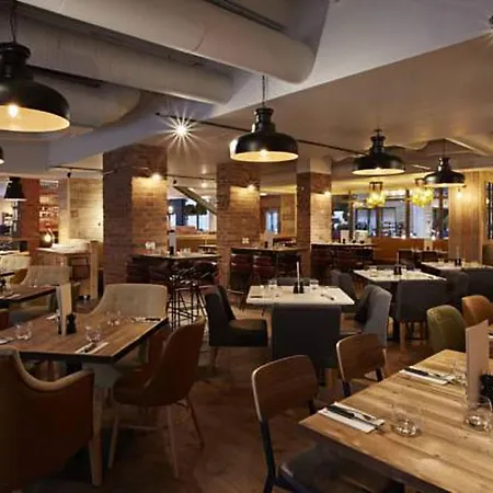 Premier Inn London City - Aldgate-3